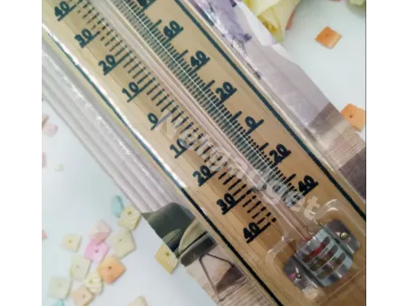 Thermomètre en bois intérieur-extérieur - Netgadget